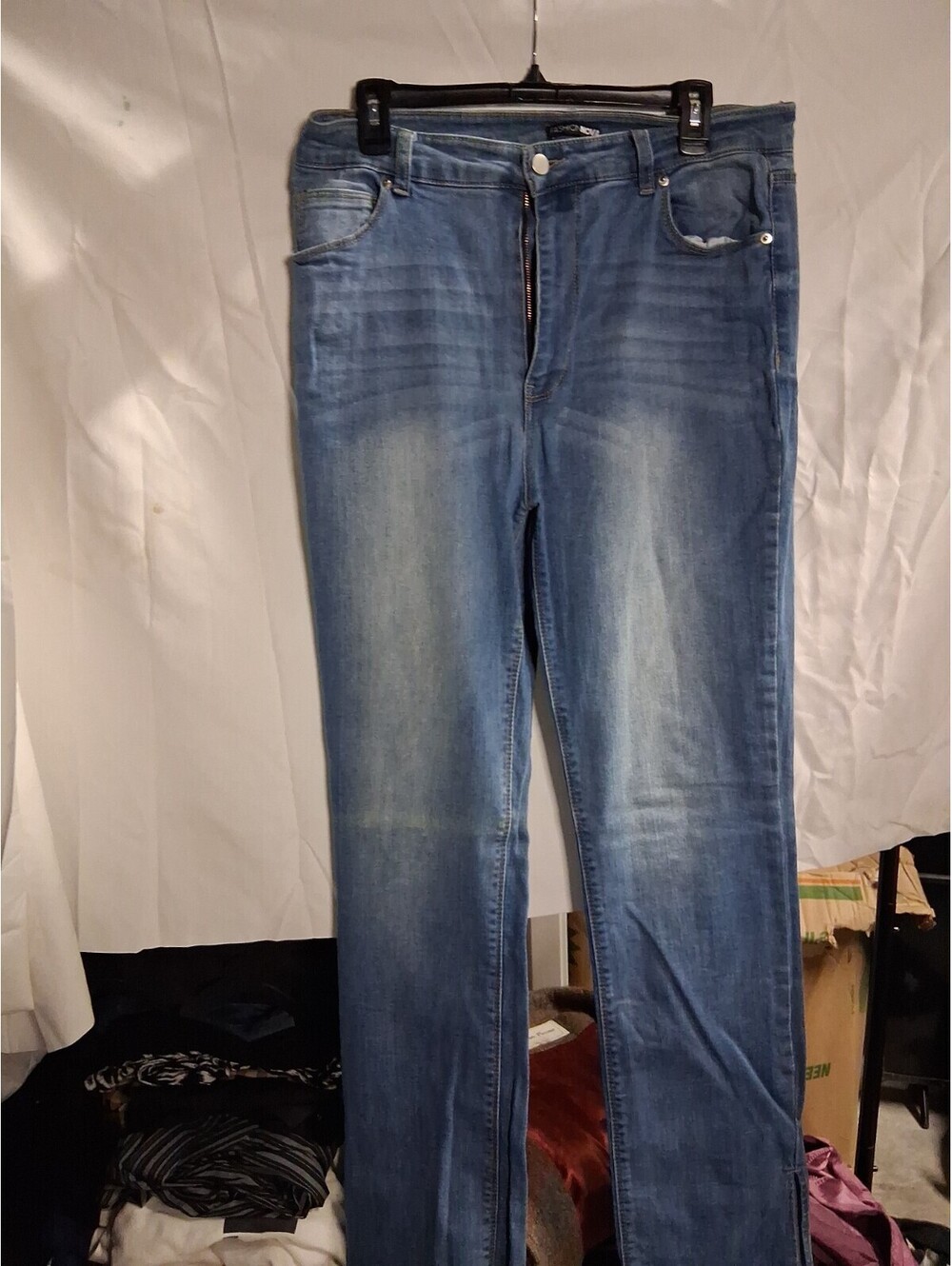 Fashion Nova Women’s Boot Cut Jeans Light Wash Denim Size 15 K2